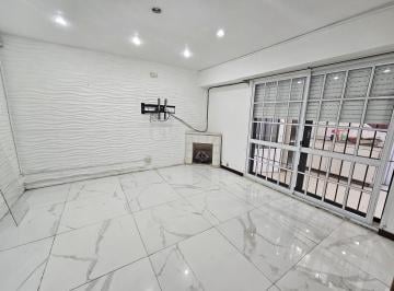 Casa · 70m² · 3 Ambientes · 1 Cochera · Casa - Llavallol