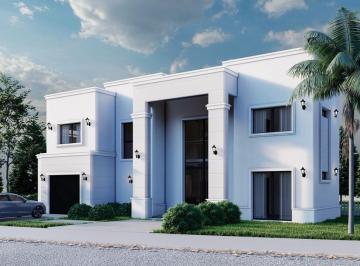 Casa · 344m² · 4 Ambientes · Casa en Rumencó Joven