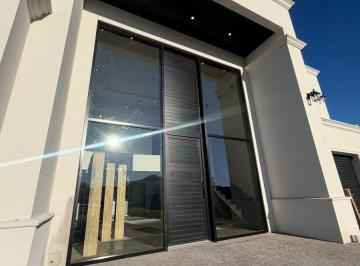 Casa · 342m² · 4 Ambientes · Casa en Rumencó Joven