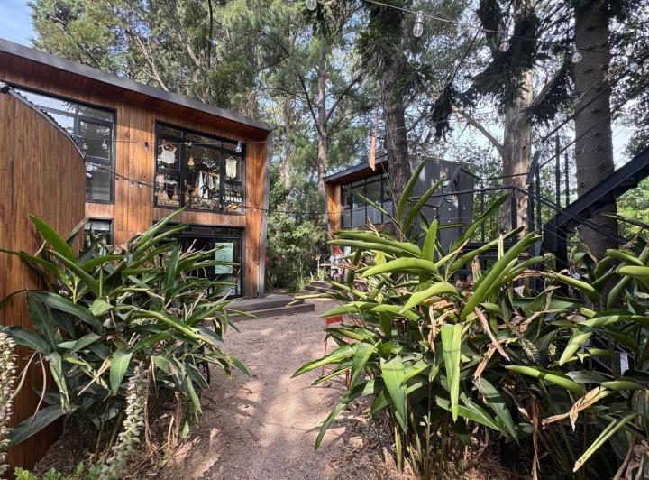 Local comercial · 23m² · 1 Ambiente · 10 Cocheras