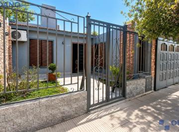 Casa · 129m² · 6 Ambientes · 1 Cochera · Casa 3 Dorm. con Cochera Apta Credito