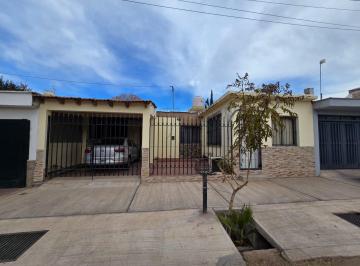Casa · 150m² · 5 Ambientes · 1 Cochera · Casa Venta en Carrodilla, Luján de Cuyo Mendoza