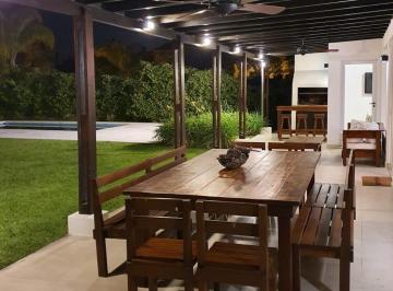 Casa · 263m² · 6 Ambientes · 2 Cocheras · Casa en Venta en Barrio San Isidro Labrador Villanueva, Tigre