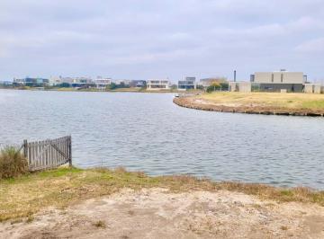 Terreno · 854m² · Venta | Lote Al Lago Central con Doble Espejo de Agua en Barrio Costas - Puertos