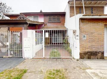 Casa · 92m² · 3 Ambientes · 1 Cochera · Casa en Venta de 3 Ambientes en Munro con Patio