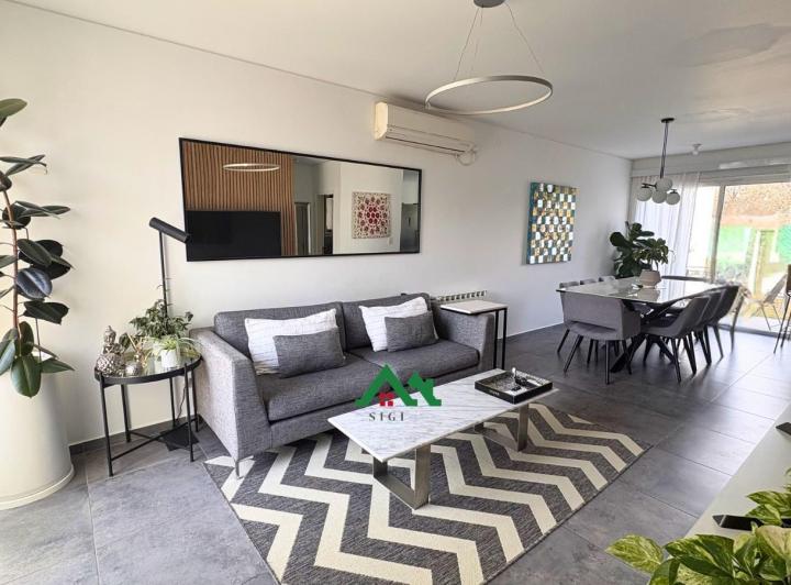 Casa · 150m² · 5 Ambientes · 2 Cocheras