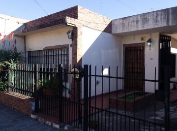 Casa · 125m² · 4 Ambientes · 5 Cocheras · Casa 4 Ambientes Lote Propio Patio Cocheras Ciudadela
