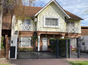 Casa · 152m² · 5 Ambientes · 1 Cochera · Triplex Tipo Casa