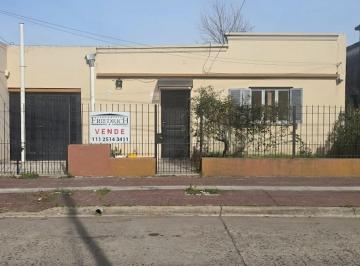 Casa · 90m² · 3 Ambientes · 1 Cochera · Casa en Venta