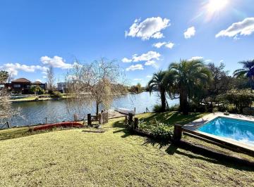 Casa · 318m² · 7 Ambientes · 2 Cocheras · Venta Casa Sobre Laguna Castores Nordelta Tigre
