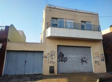 Terreno · 300m² · Venta Lote con Local Mas 2 PH y E/ de Autos