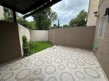 Casa · 61m² · 3 Ambientes · 1 Cochera · Alquiler de Casa 2 Dor 2 Baños, Cochera P. Federal