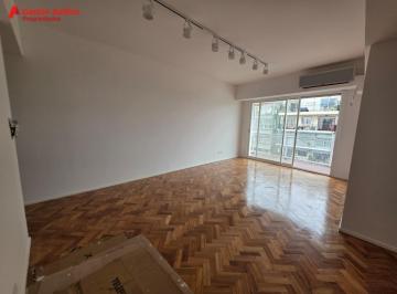 Living Comedor · Departamento en Alquiler de 3 Amb Al Frente Piso 11! con Balcon en Recoleta