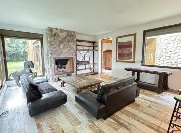 Casa · 140m² · 3 Ambientes · 2 Cocheras · Alquiler Casa de Categoría Amoblada de 1 Dormitorio Club de Campo Los Zarzos, San Lorenzo Salta