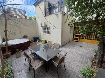 PH · 128m² · 4 Ambientes · PH Tipo Casa en Monte Castro Venta