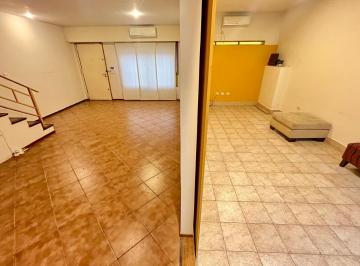 PH · 128m² · 4 Ambientes · PH Tipo Casa en Monte Castro Venta