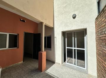 PH · 50m² · 3 Ambientes · PH 3amb C/ Patio Sobre Av