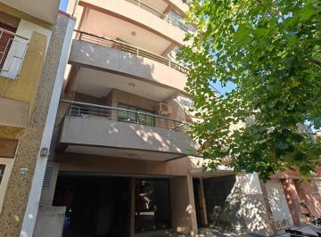 Departamento · 36m² · 2 Ambientes · Alquiler Semipiso 2 Amb C/balcón V. Pueyrredon