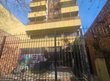 Departamento · 50m² · 4 Ambientes · Venta - Departamento en Echesortu - a Reciclar