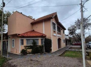 Casa de 8 ambientes, Ciudad de Mendoza · Casa a La Venta en Ciudad de Mendoza