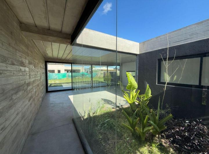 Casa · 116m² · 4 Ambientes · 2 Cocheras