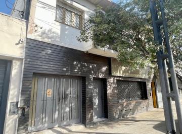 Casa · 330m² · 6 Ambientes · 5 Cocheras · Complejo en Venta Sobre Av Patria | Excelente Renta