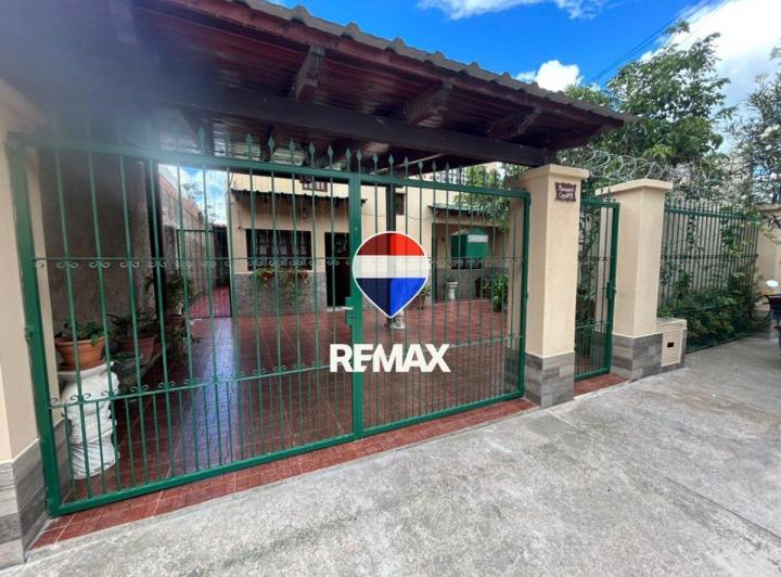 Casa · 234m² · 7 Ambientes · 1 Cochera