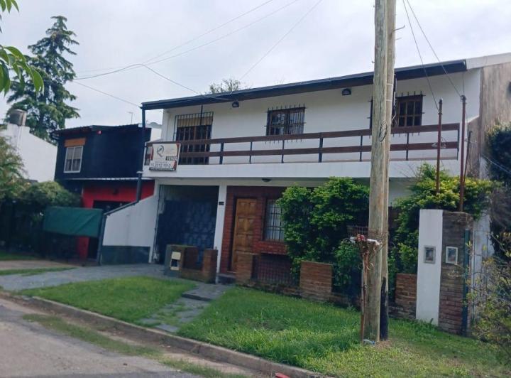 Casa · 270m² · 4 Ambientes · 1 Cochera