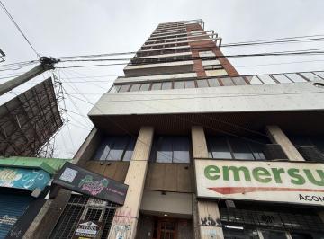 Departamento de 4 ambientes, Lanús · Departamento de 4 Ambientes con Cochera Cubierta en Lanús Oeste