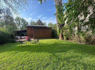 Casa · 70m² · 3 Ambientes · 1 Cochera · Venta - Casa 2 Dorm. con Parquizado Apto Credito - Barrio Logaritmo.