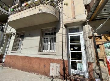 PH Venta de 3 ambientes · Excelente Ubicacion - Departamento Tipo Casa - 2° Piso por Escalera