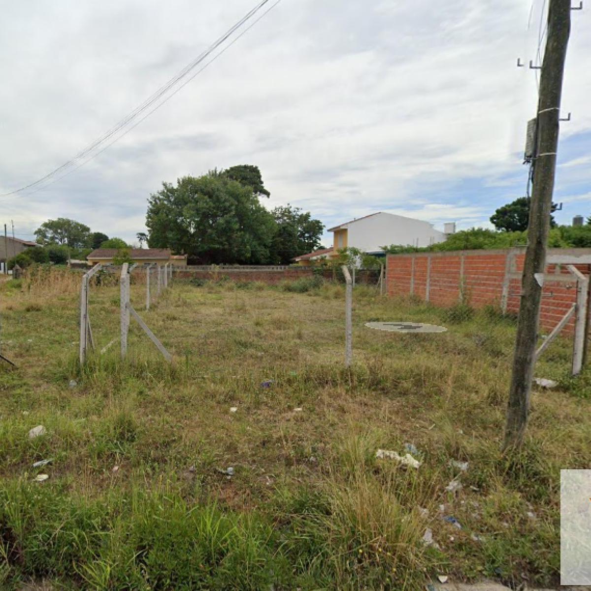 Terreno en venta 320m² sobre Coronel Vidal, orientación norte
