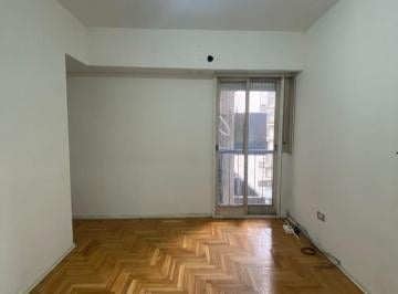Departamento · 36m² · 2 Ambientes · 2 Amb. Luminoso y en Excelente Precio - Venta Directa - Av La Plata