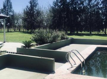 Casa · 256m² · 8 Ambientes · Quinta de 4000 m² en Venta en Chacras de San Vicente.