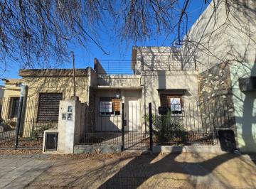 Casa · 70m² · 4 Ambientes · Alquiler - Casa en Merlo - 4 Amb - 2 Baños - Patio Amplio
