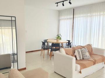 Casa · 150m² · 4 Ambientes · 1 Cochera · Casa en Alquiler Anual en Los Troncos