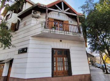 Casa · 265m² · 8 Ambientes · 1 Cochera · Lote con Casa + Consultorio + Cochera Flores Norte