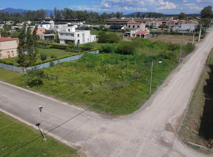 Terreno · 762m²