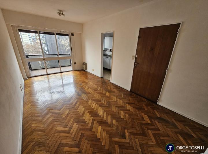 Departamento de 3 Ambientes en Alquiler. Al Frente