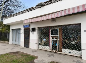 Casa · 300m² · 1 Dormitorio · 1 Cochera · Venta - Permuta Casa con Local en Venta Gonzalez Catan