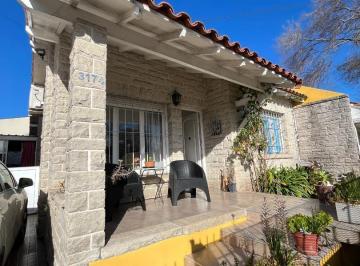 Casa · 142m² · 3 Ambientes · 2 Cocheras · Impecable Casa en Lo Mejor de Los Troncos