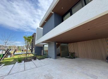 Casa · 550m² · 6 Ambientes · 12 Cocheras · Casa en Barrio El Yacht Nordelta