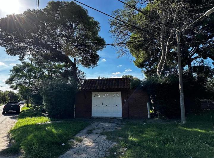 Terreno · 100m² · 4 Ambientes · 4 Cocheras