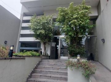 Departamento de 2 ambientes, Lanús · Depto 2 Amb con Baulera. Balcón C/parrilla.