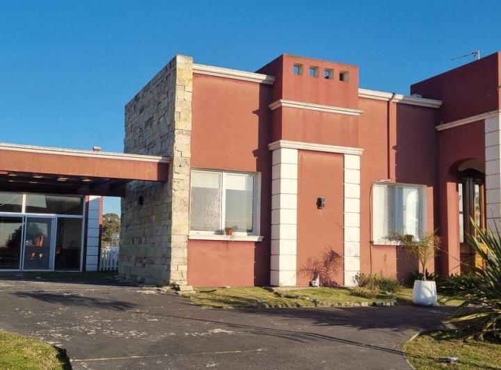 Casa · 210m² · 7 Ambientes