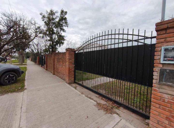 Casa · 60m² · 1 Dormitorio · 2 Cocheras