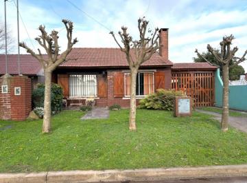 Casa de 4 ambientes, Santa Clara del Mar · Venta - Chalet 4 Amb. + 2 Deptos Al Fondo, Santa Clara del Mar
