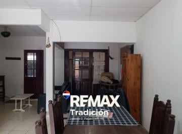 Casa · 126m² · 2 Ambientes · 1 Cochera · Alquielr Casa Tres Dormitorio Colonia Benitez
