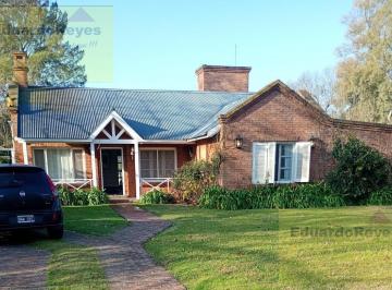 Casa · 180m² · 4 Ambientes · Casa en Venta en Country Club El Paraíso