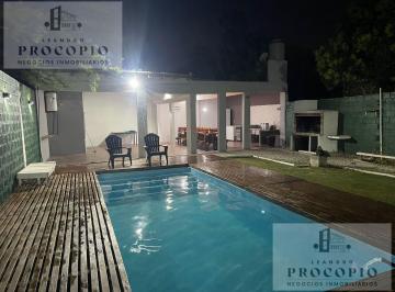 Casa · 280m² · 7 Ambientes · 4 Cocheras · Casa 4 Ambientes con Quincho y Pileta en Venta en Merlo